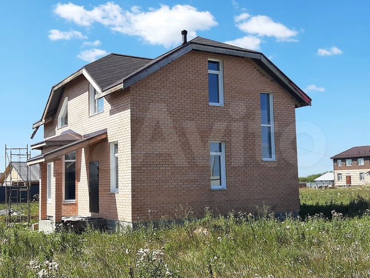 Коттедж 180 м² на участке 15 сот.