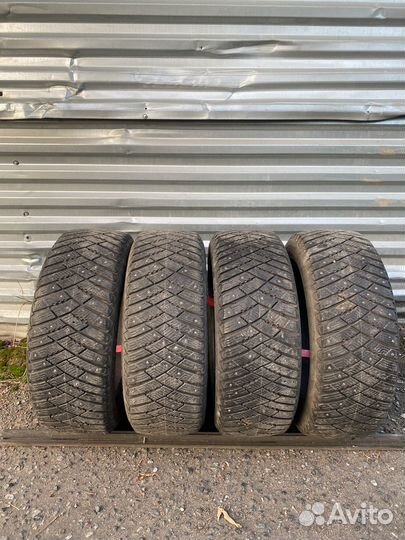 Goodyear Ultragrip Ice Arctic 205/55 R16