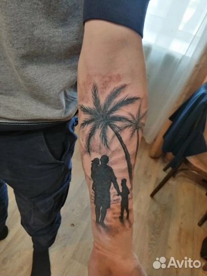 Мастер по татуировкам