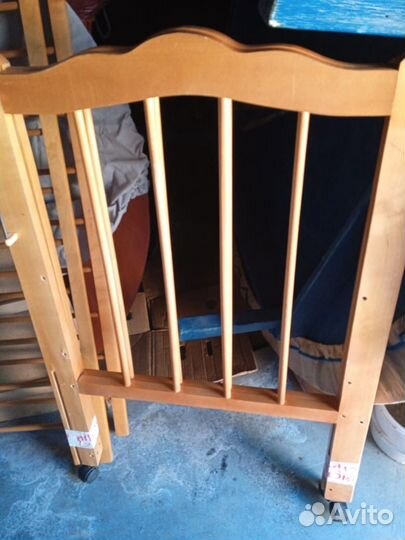 Детская кроватка с матрасом