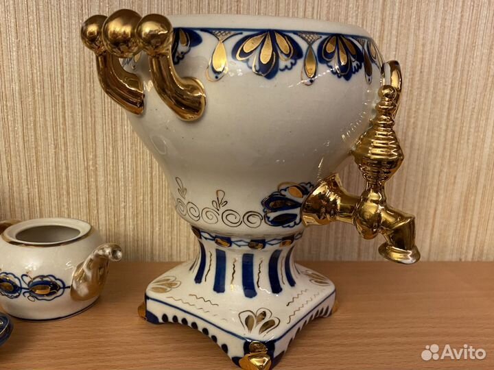 Самовар с чайничком. Фарфор. Гжель. СССР