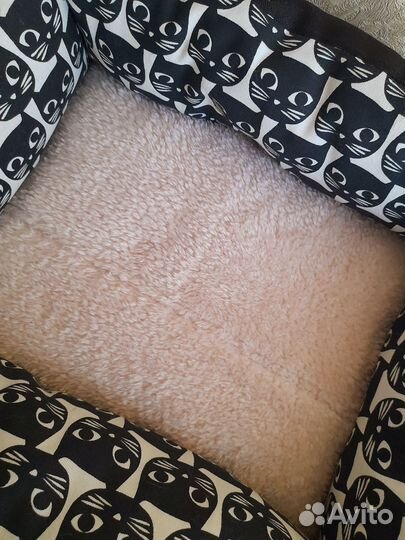 Лежанка для кошек и собак