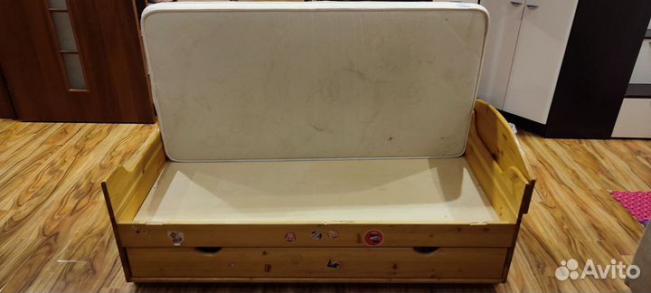 Детская кровать с матрасом