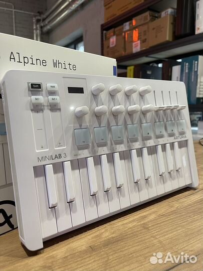 Arturia MiniLab 3 Alpine White