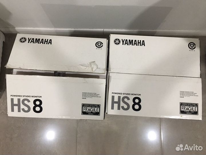 Студийный монитор Yamaha HS8B