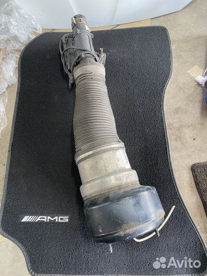 Пневмостойка передняя левая Mercedes Benz W221