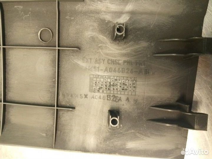 Накладка центральной консоли правая Ford Focus 2+