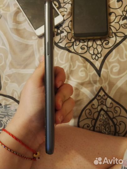 Телефон Realmi на детали