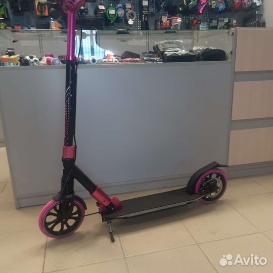 Самокат с дисковым тормозом