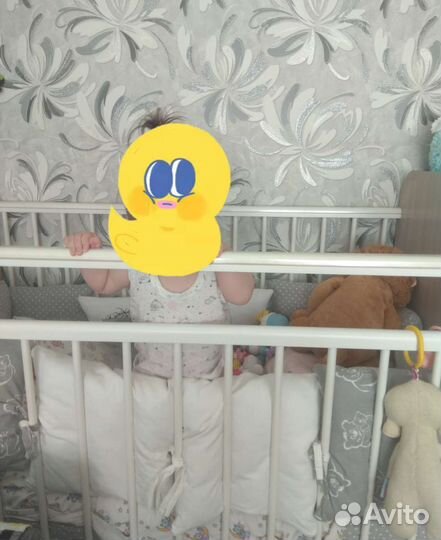 Детская кровать с маятником и матрасами