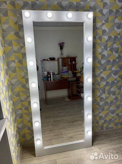 Гримерное зеркало С подсветкой