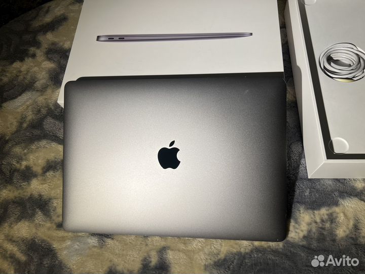 MacBook Air 2020 i3 8/256 Space Gray Ростест