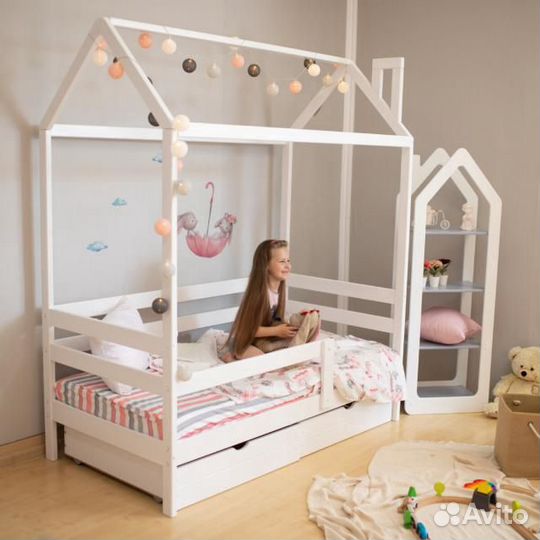 Детская кровать домик