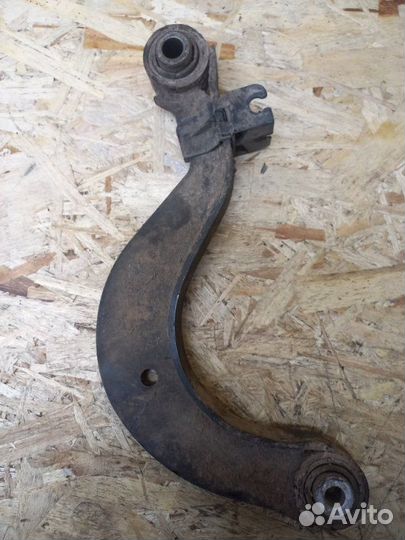 Рычаг подвески задний левый Skoda Octavia A5 BUD