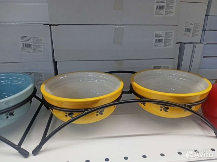 Подставка под миски железная