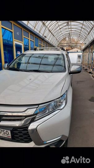 Бесшумный багажник на крышу автомобиля