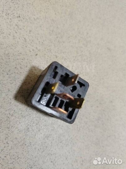 Реле Mercedes Vito W638