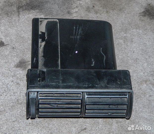 Воздуховод торпеды правый Audi 100 C4