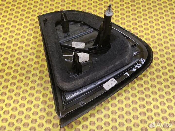 Фонарь в крышку багажника задний левый Renault