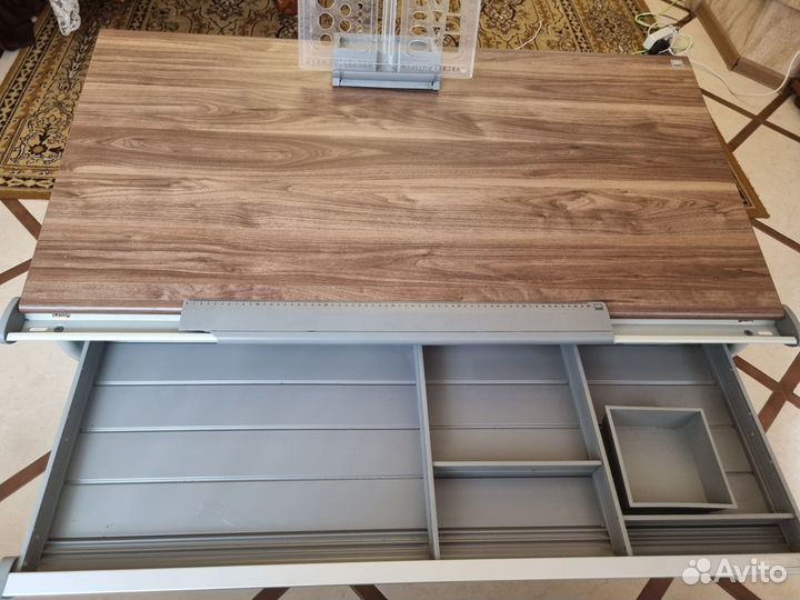 Растущая парта moll