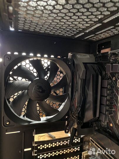 Корпус Cougar Gemini M с материнской платой Asrock