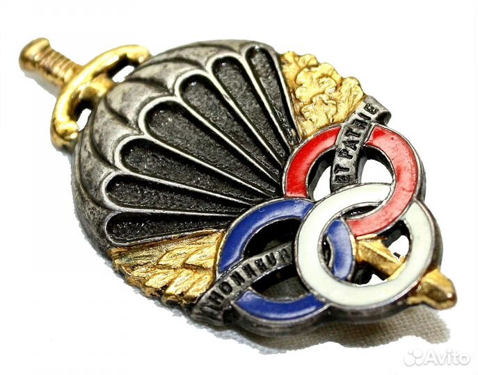 Знаки французских подразделений вдв