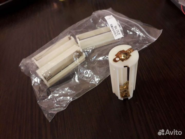 Держатель бокс контейнер для батареек и аккум ааа