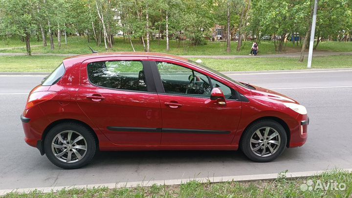 Peugeot 308 1.6 AT, 2010, 124 900 км