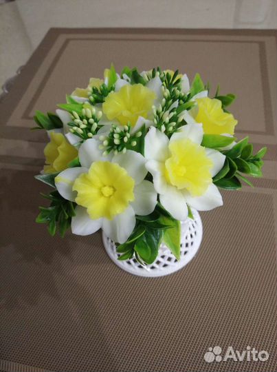 Букет из нарцисс мыльный