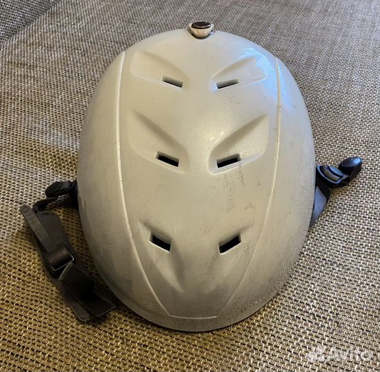 Горнолыжный шлем