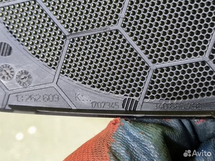 Решетка динамика передняя левая Opel Astra J 2010