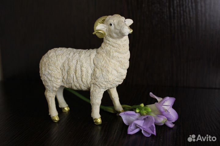 Фигурки для интерьера