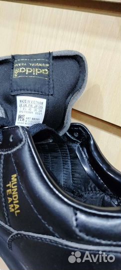 Футбольные бутсы мундиаль adidas