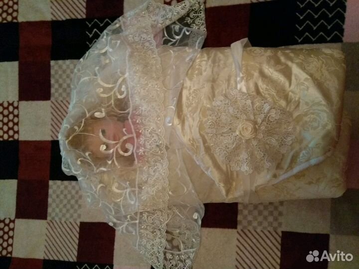 Продам уголок для выписки из роддома