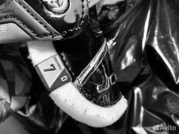 Коньки хоккейные