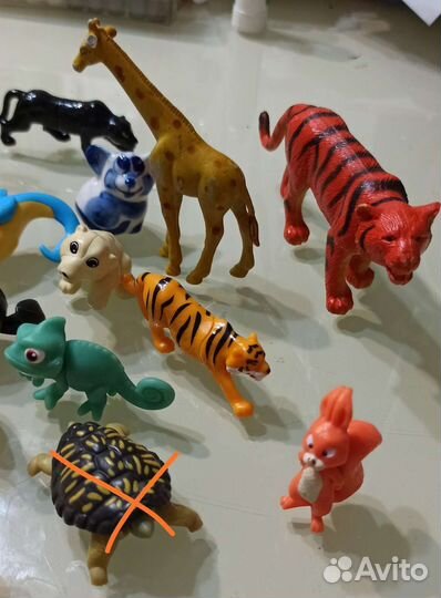 Фигурки разных животных. Игрушки