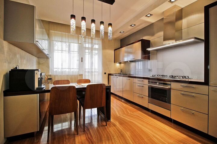 4-к. квартира, 232,6 м², 6/7 эт.