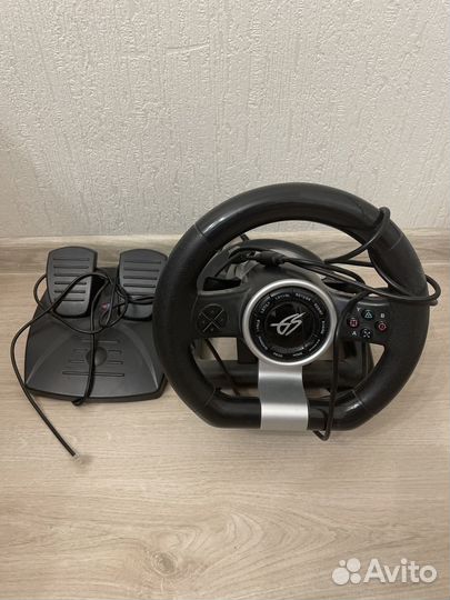 Игровой руль с педалями