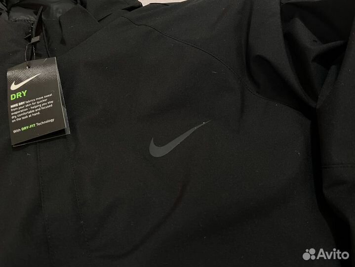 Зимние куртки Nike