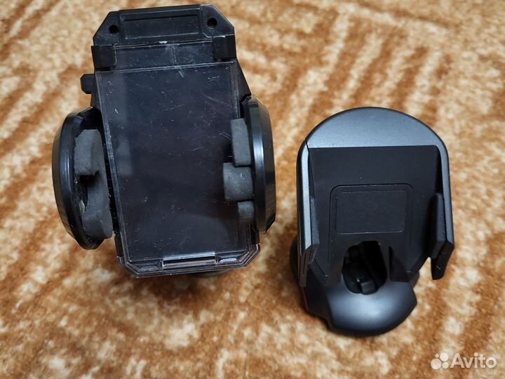 Держатель для телефона в машину