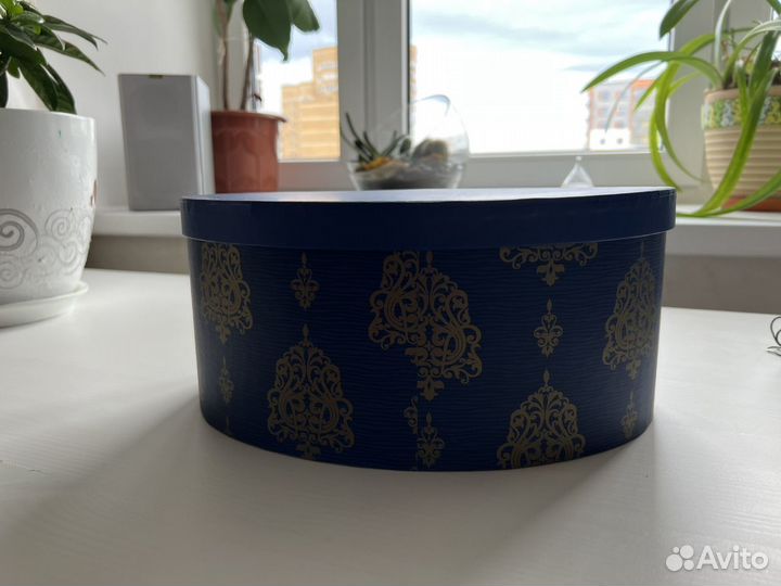 Картонные коробки для подарков и хранения