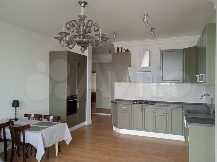 2-к. квартира, 82 м², 28/28 эт.