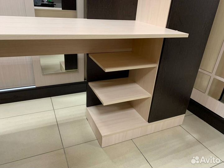 Стол компьютерный на Греческой 88А