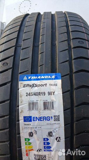 Triangle EffeXSport TH202 245/40 R19 98Y