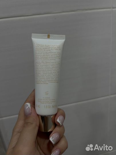 Тональный крем clarins milky boost