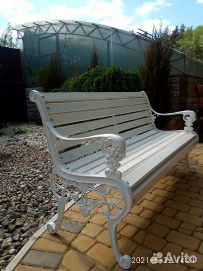 Чугунная скамья