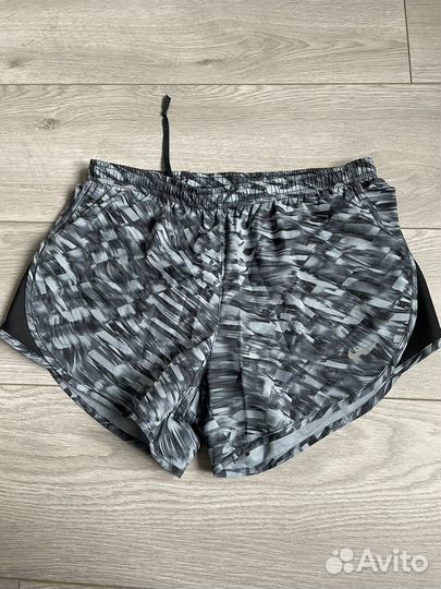 Шорты спортивные Nike женские