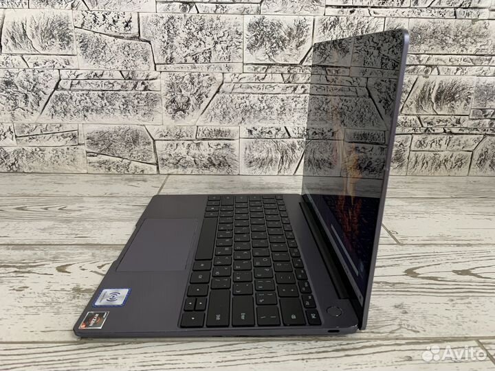 Мощный ультрабук Huawei Matebook 13