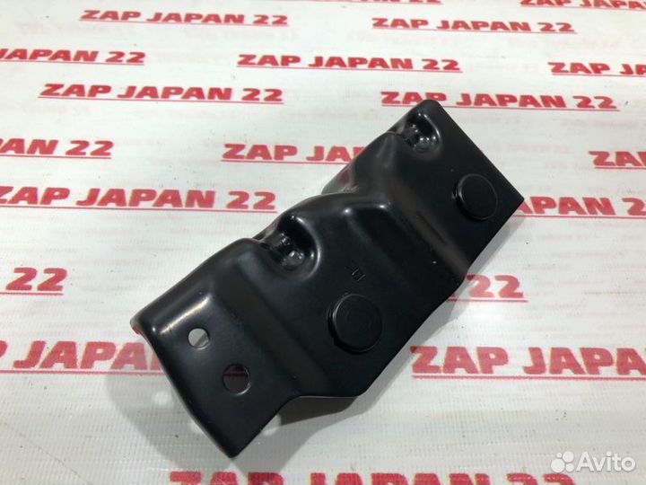 Кронштейн Toyota Land Cruiser 100