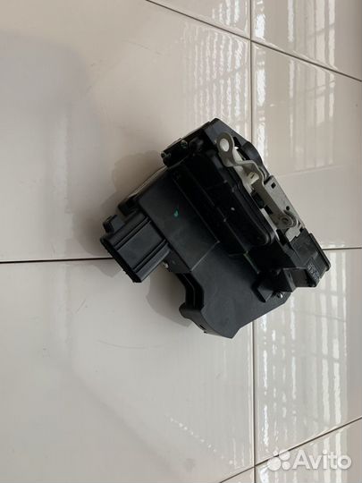 Замок двери Ford America Escape 2007-2012 Оригинал